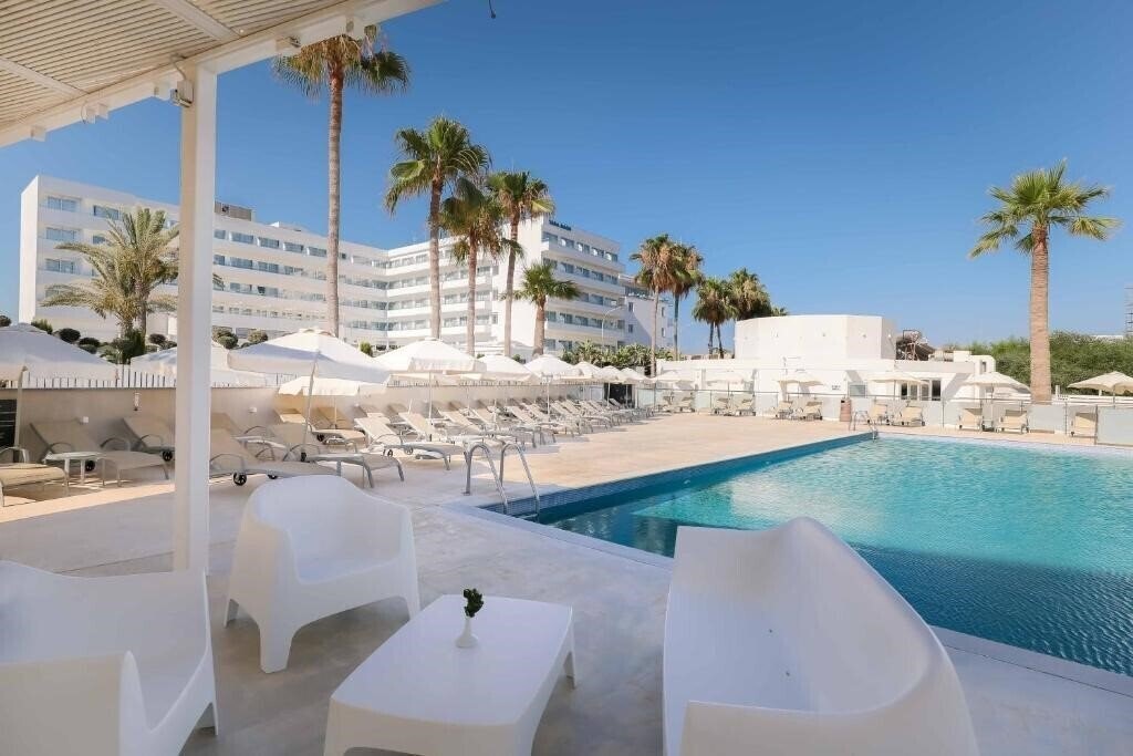 Отель Tasia Maris Beach 4*