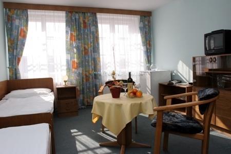 Отель Dependances Smaragd & Sumava 2*